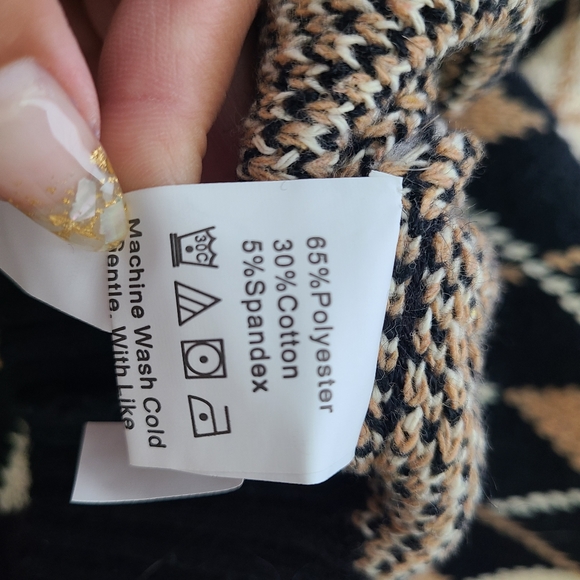 SHEIN Argyle Vest - Picture 5 of 5